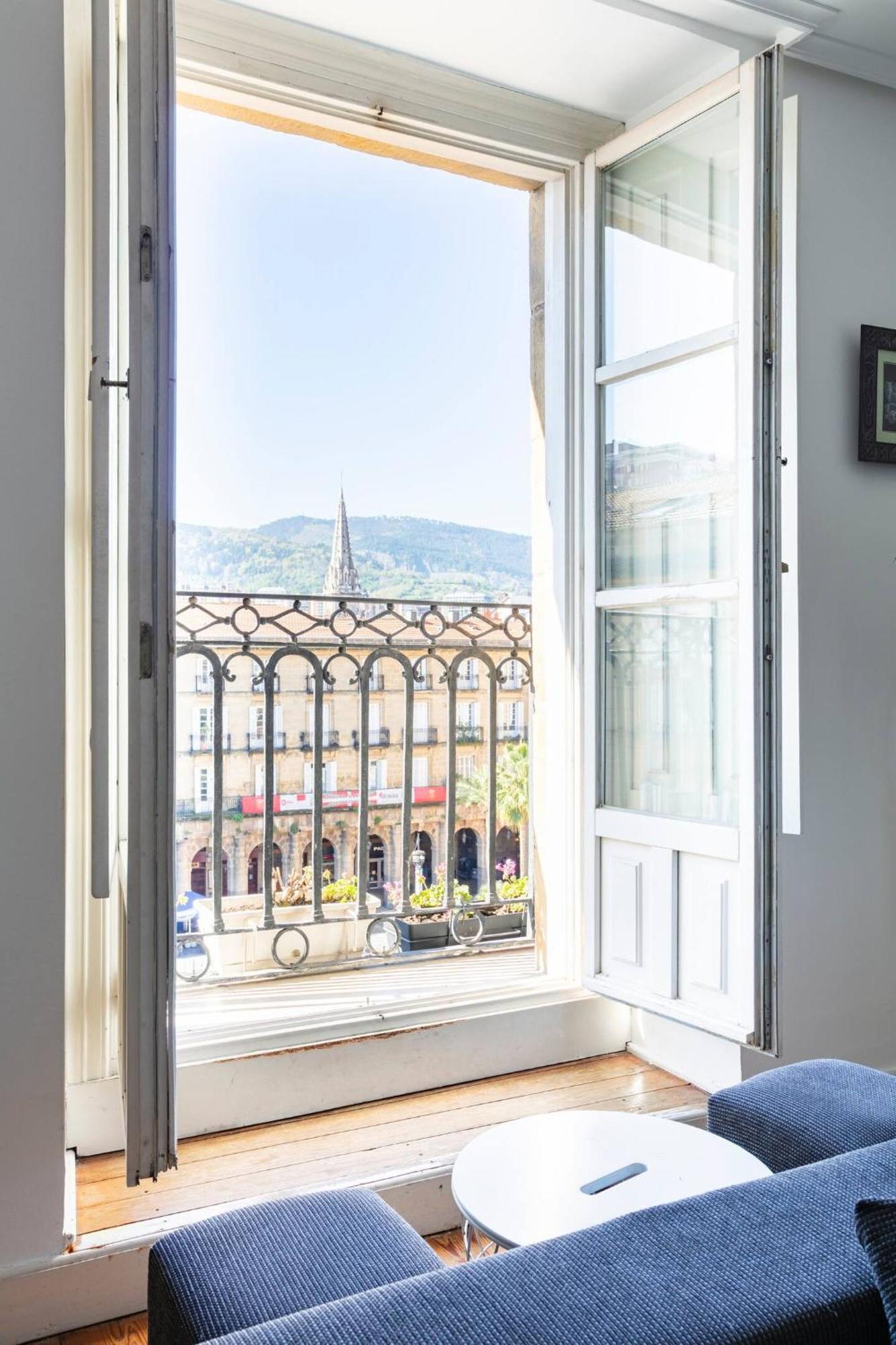 Plaza Nueva Habitaciones Bilbao Exterior photo